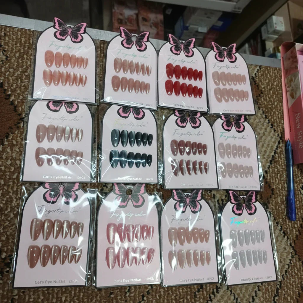 Fingertip Color Cat's Eye Nail Art - 12 Pcs